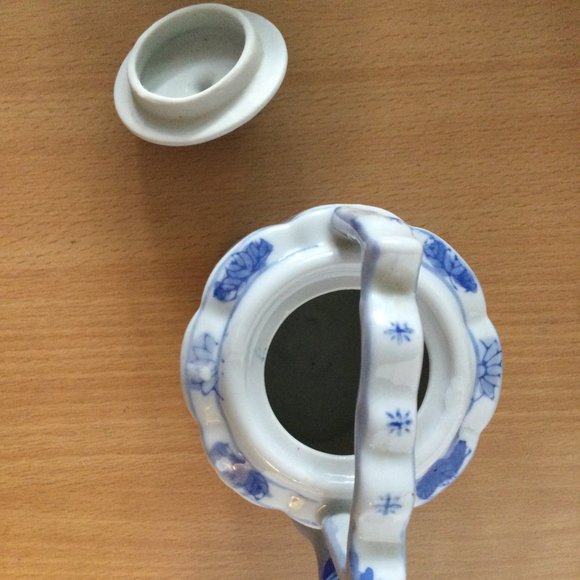 Chinese blue and white porcelain teapot small hand painted marked unique shape - Picture 5 of 7